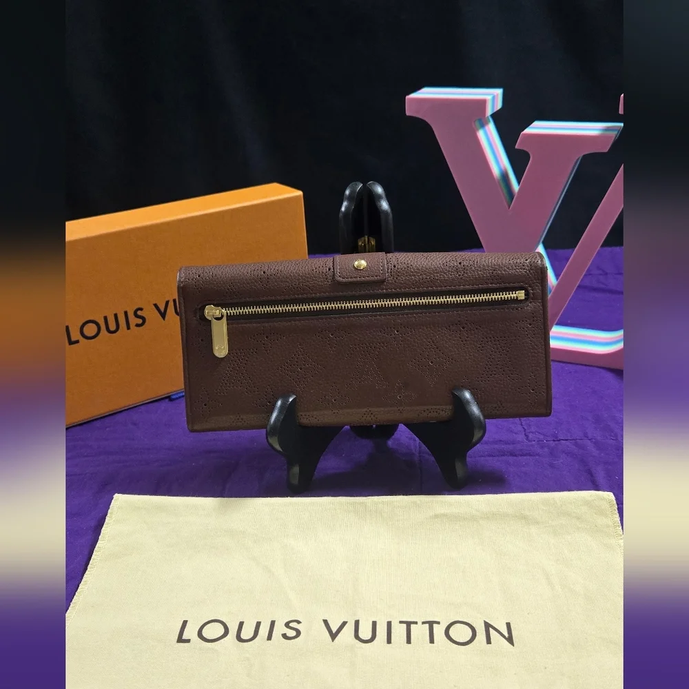 Louis Vuitton Mahina Leather Amelia Long Wallet - Picture 2 of 16